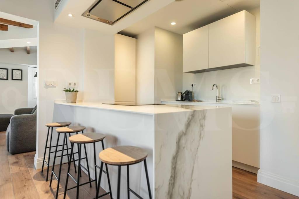 Modern Apartment Next To The Cervantes Theatre By Rems Málaga Extérieur photo