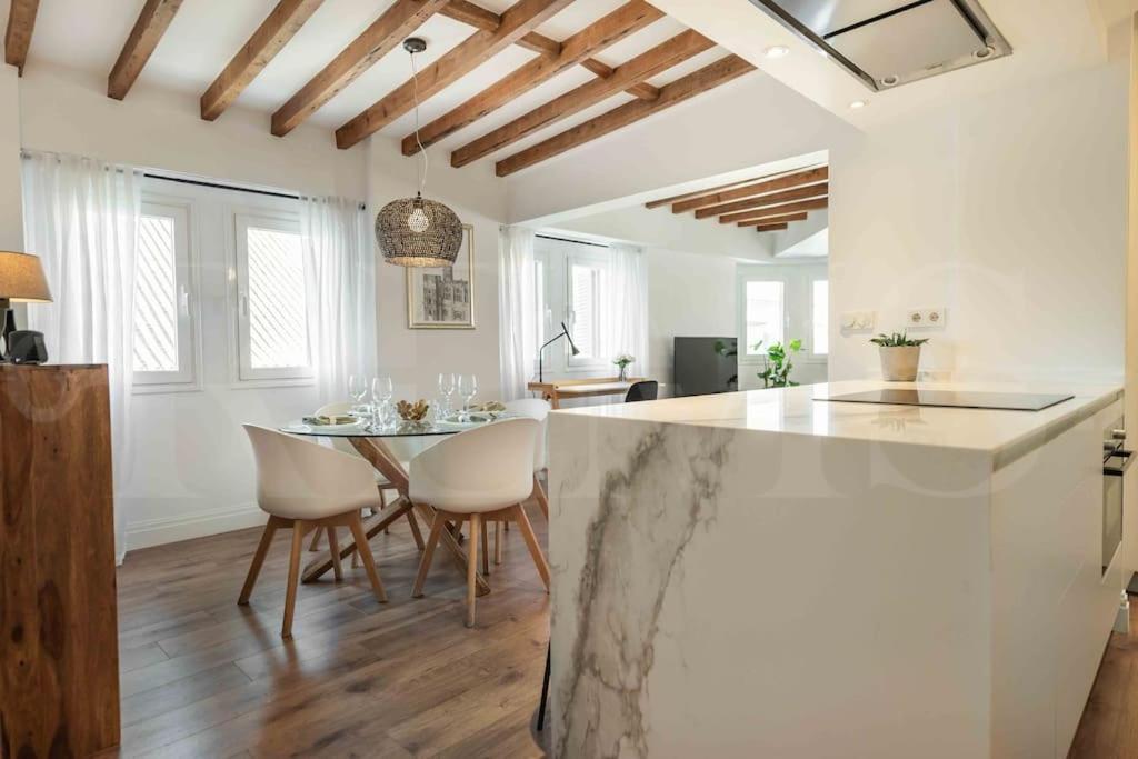 Modern Apartment Next To The Cervantes Theatre By Rems Málaga Extérieur photo