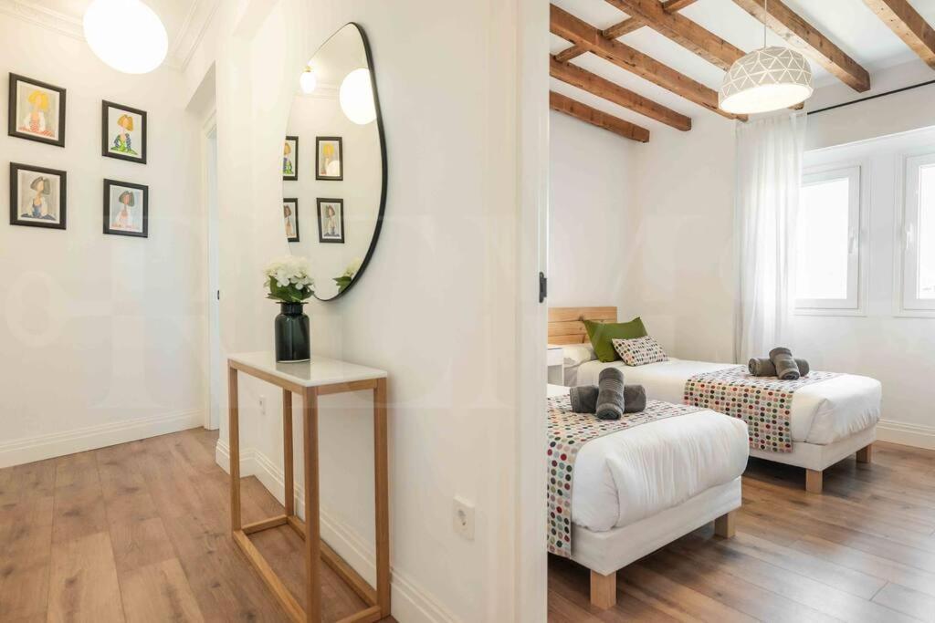Modern Apartment Next To The Cervantes Theatre By Rems Málaga Extérieur photo