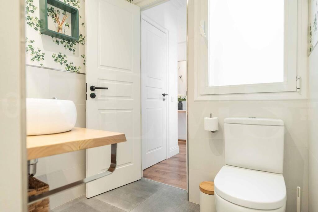 Modern Apartment Next To The Cervantes Theatre By Rems Málaga Extérieur photo